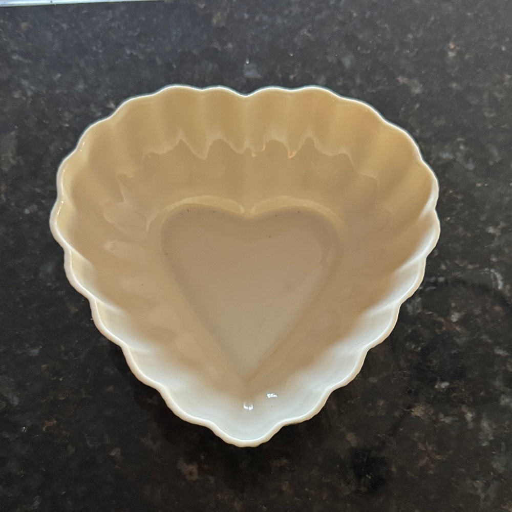 Belleek Irish heart shaped bowl 6"